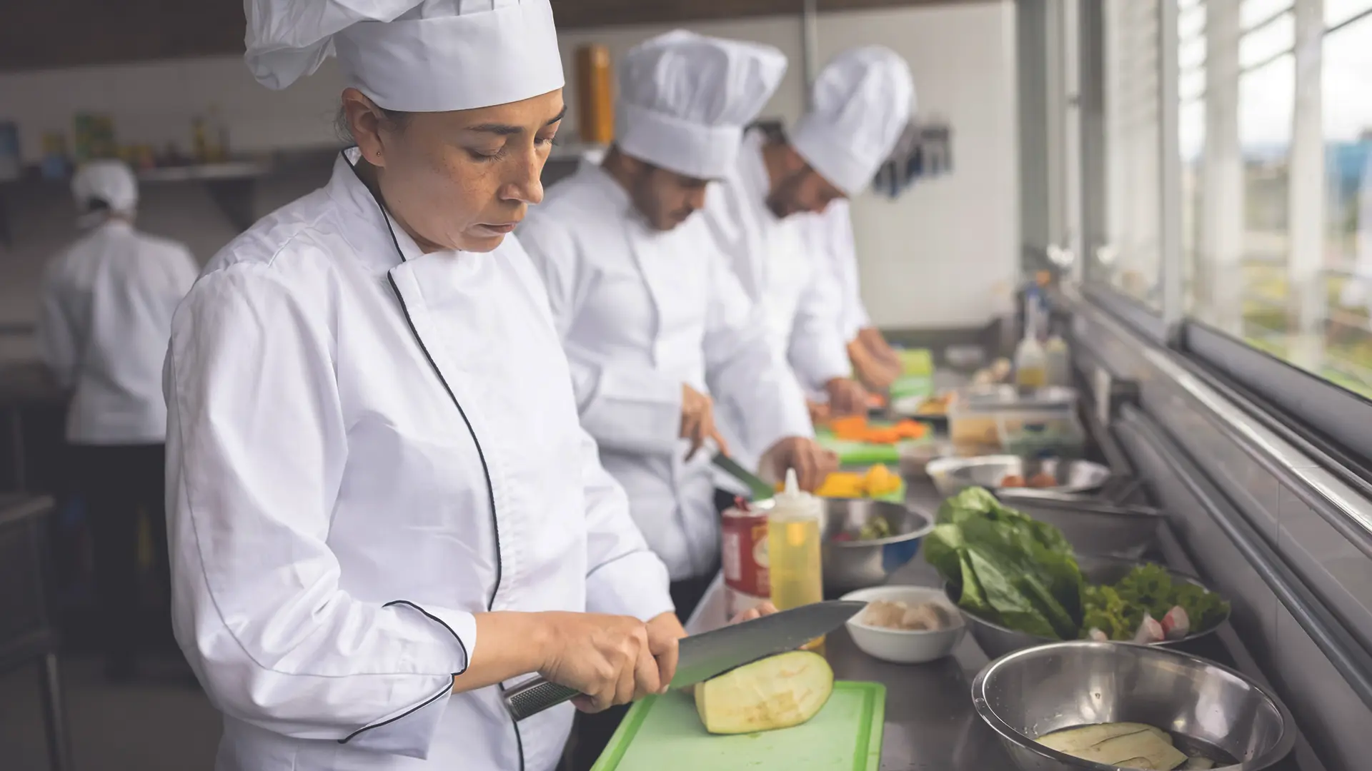 health-benefits-for-restaurant-food-industry